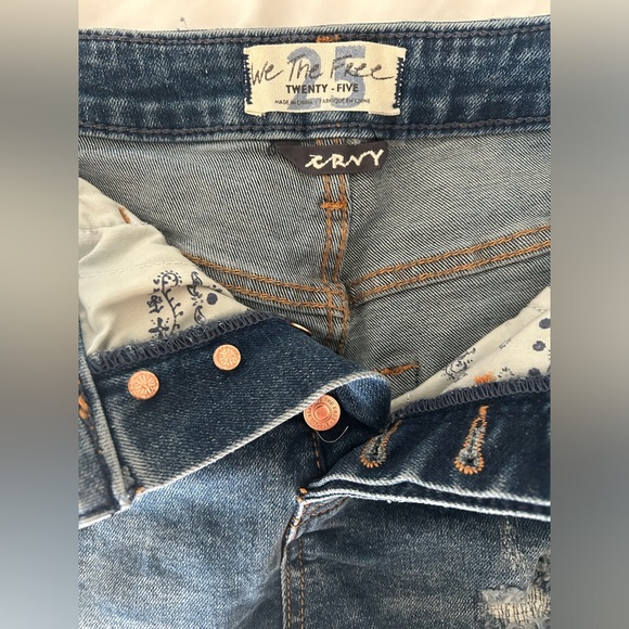 Free People CRVY Vintage Frayed Hem High-Rise Shorts- Size 25 - Picture 6 of 13